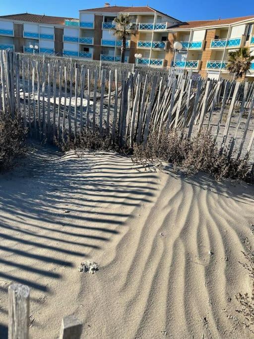 Sur La Plage, Piscine, Wifi, Tv, Netflix Apartamento