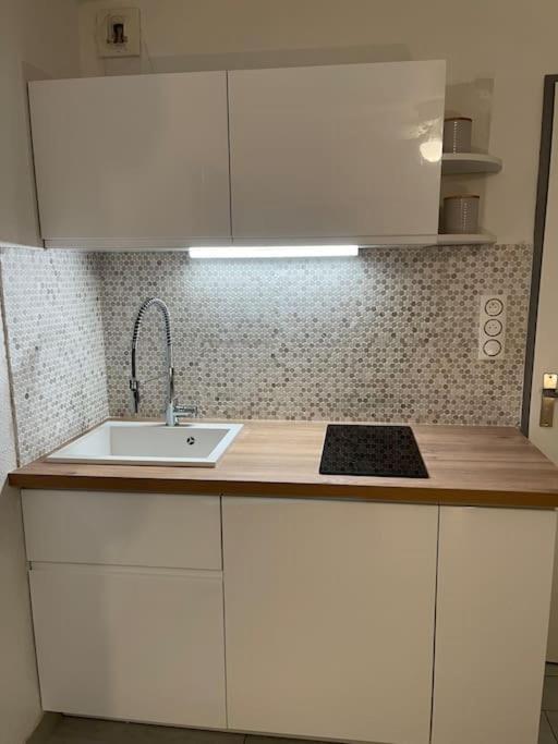 Apartamento Sur La Plage, Piscine, Wifi, Tv, Netflix