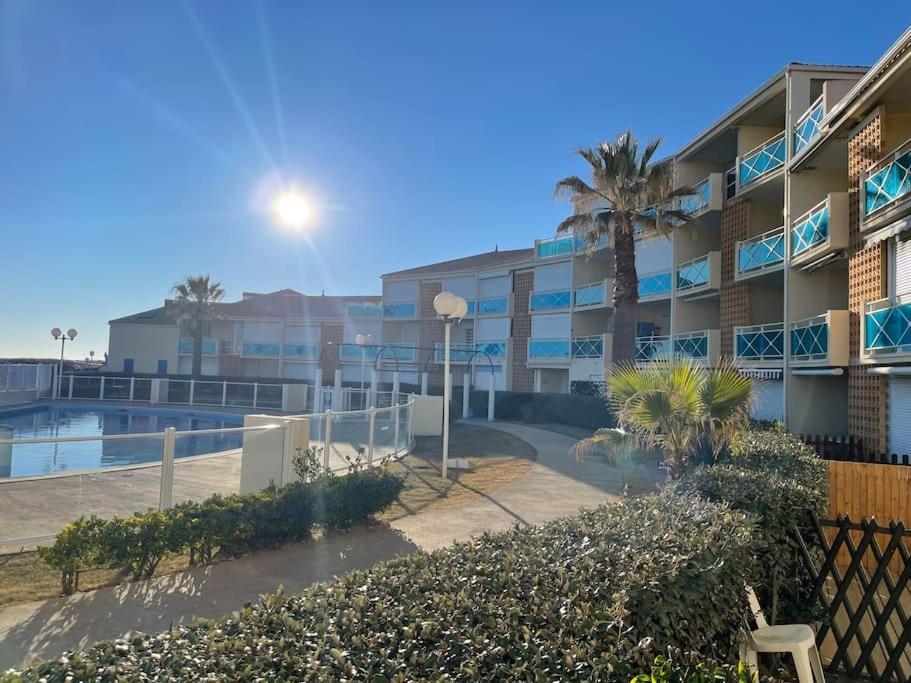 Appartement Sur La Plage, Piscine, Wifi, Tv, Netflix Frontignan